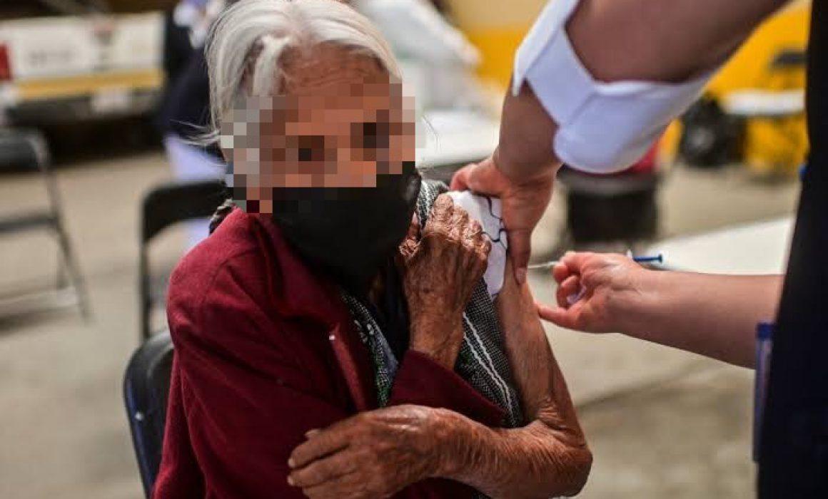 Abuelita retira denuncia de maltrato que presentó luego de ser vacunada contra el Covid 19