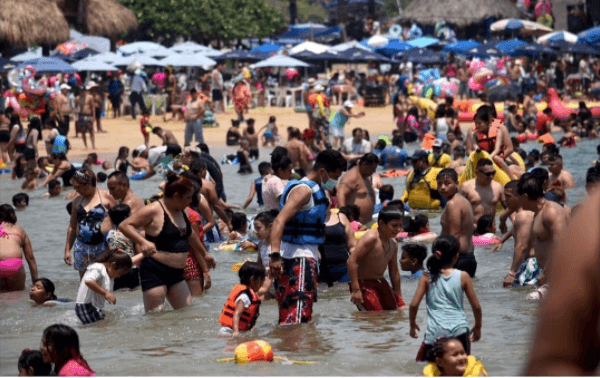 Playas mexicanas llenas en estas vacaciones de Semana Santa pese al Covid 19