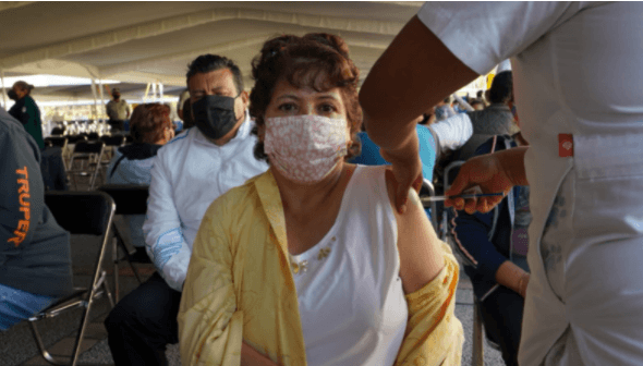 Ya inició la aplicación de vacunación de refuerzo para personal docente de México: SEP