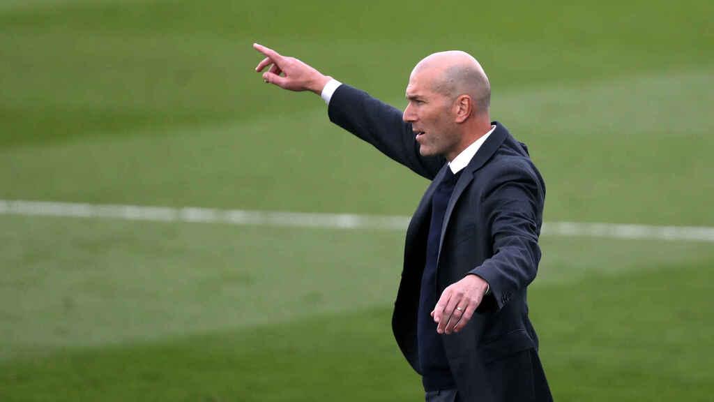Zidane se va del Real Madrid