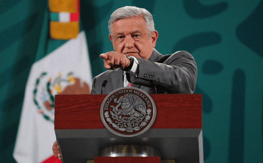 AMLO planea construir una “nueva clase media” más humana y menos manipulable