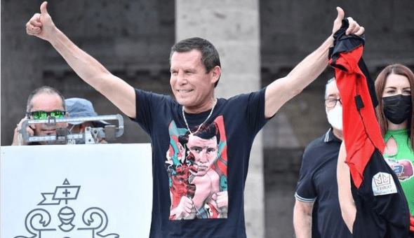 Julio César Chávez pasa la estafeta al Canelo Álvarez