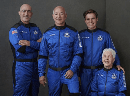 Histórico: Jeff Bezos concluye con éxito viaje espacial a bordo del cohete “New Shepard” de Blue Origin