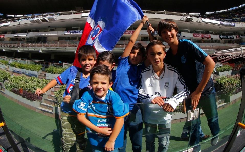Para combatir el grito homofóbico en estadios, la Liga MX cambia el nombre de su torneo