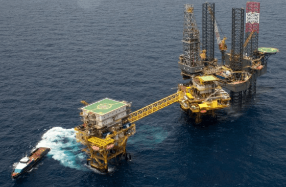 “Piratas” asaltan a mano armada plataforma petrolera en Campeche