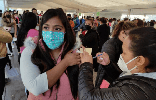 Así comienza la jornada de vacunación de los Centennials  de 18 a 29 años