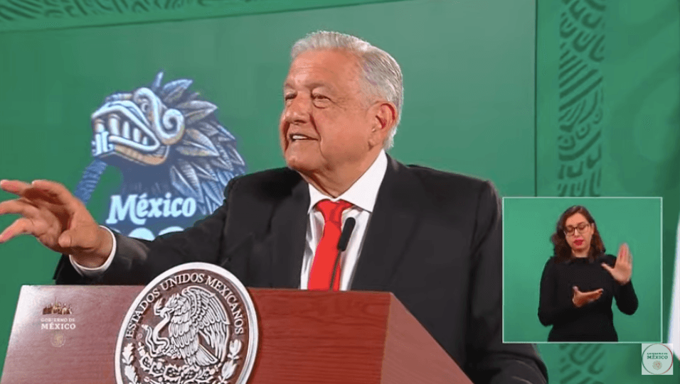 AMLO condena violencia en marcha a favor de la despenalización del aborto