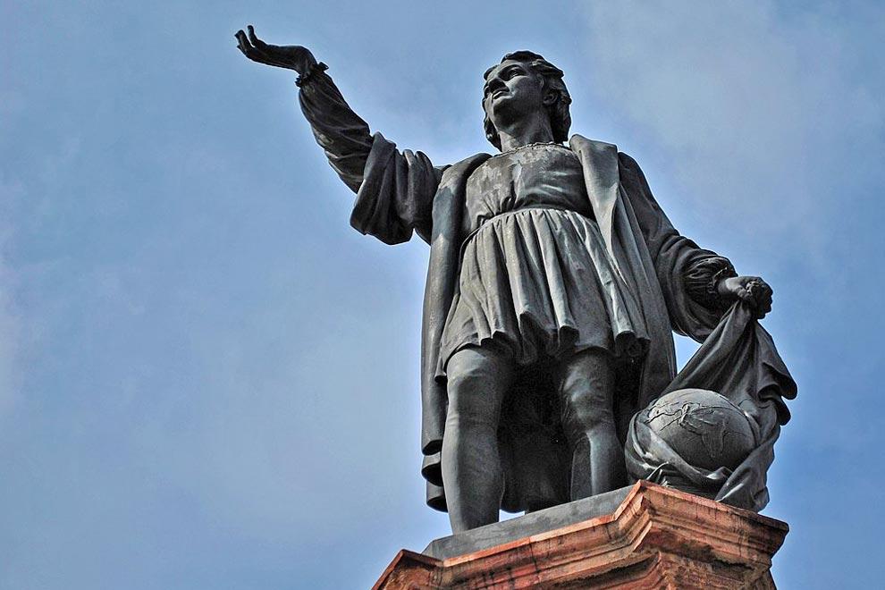 Llega la Joven Amajac y se va definitivamente la estatua de Colón de Reforma