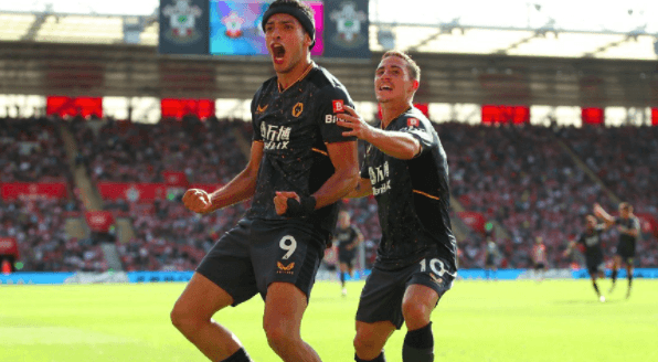 Raúl Jiménez está de vuelta