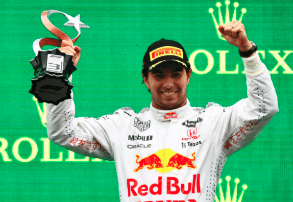 ¡Eso! Checo Pérez se recupera en Turquía