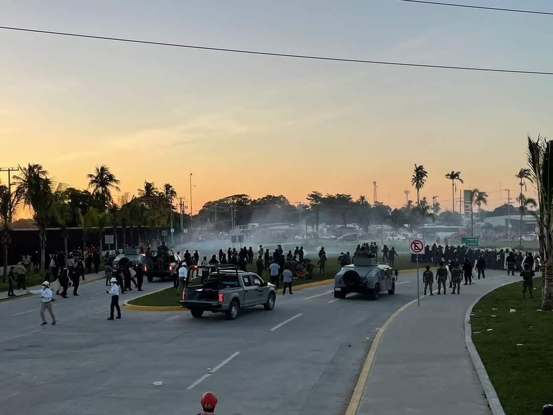Guardia Nacional y Policía Estatal dispersan protestas de trabajadores de Dos Bocas