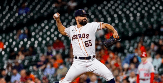 Urquidy hizo historia y los Astros permanecen en la Serie Mundial