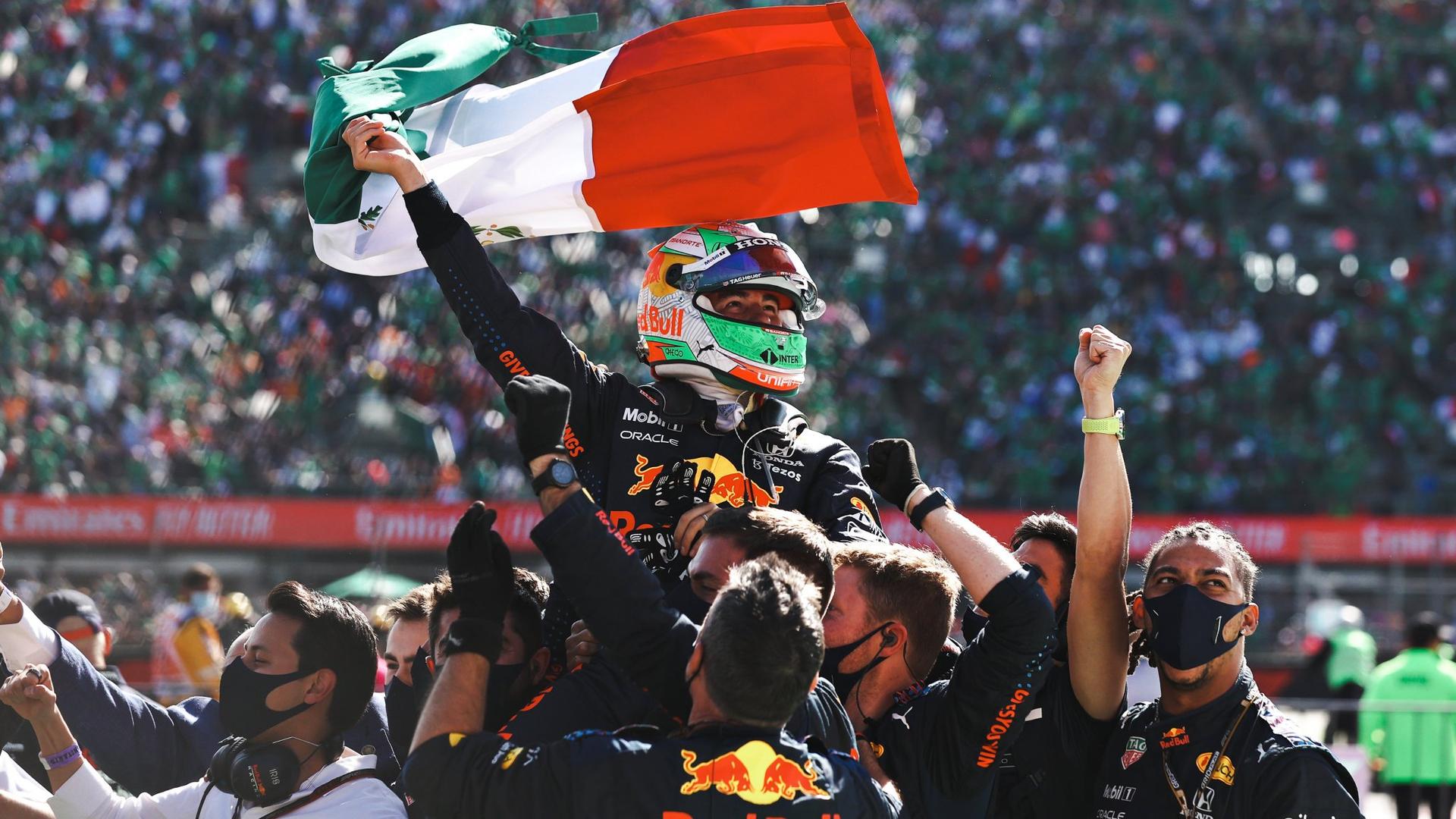 Checo Pérez triunfa en el Gran Premio de México.