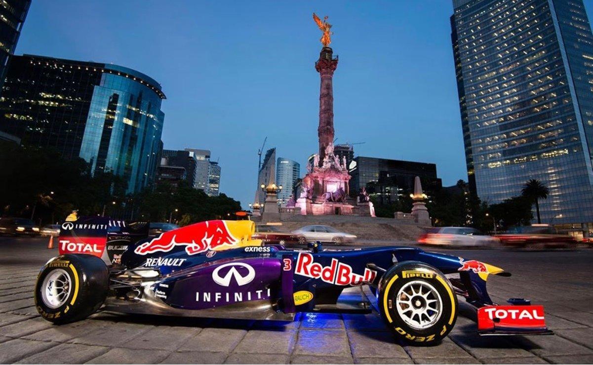 Paseo de la Reforma está cerrado por Showrun de Checo Pérez