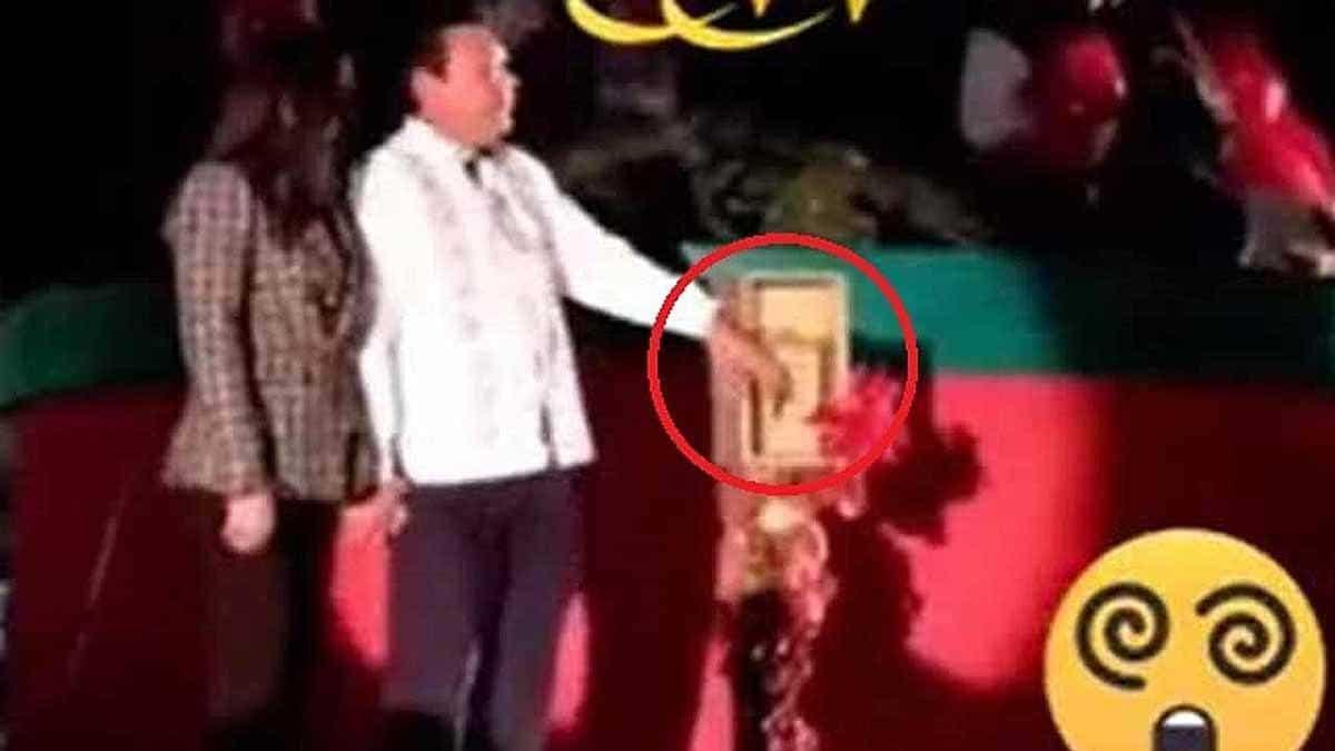 Viral: Se electrocuta Alcalde de Matamoros en el encendido del árbol de navidad.