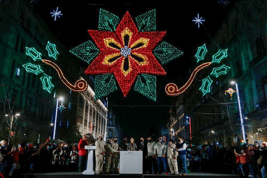 ¡Llego la navidad! Sheinbaum enciende el alumbrado navideño del Zócalo