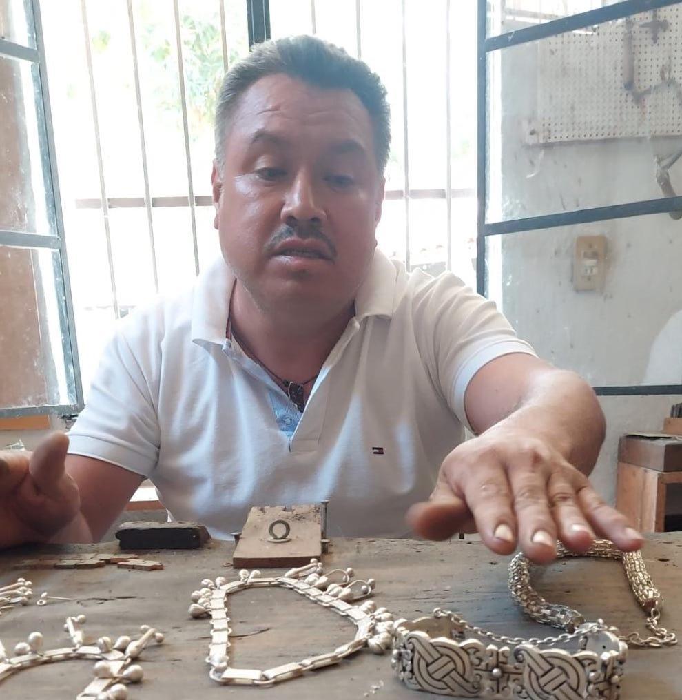 Antonio Ortega Mundo, el guerrerense que crea diseños de plata del neoyorkino William Spratling
