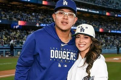 Julio Urías fue acusado de violencia doméstica