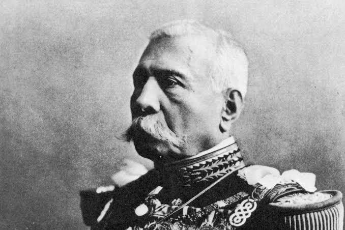 Legislador morenista quiere repatriar los restos de Porfirio Díaz