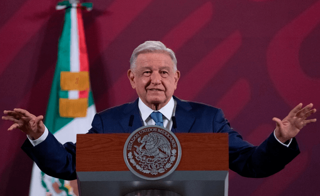 AMLO anuncia su cuenta de TikTok y se disculpa con la diputada Salma Luévano 