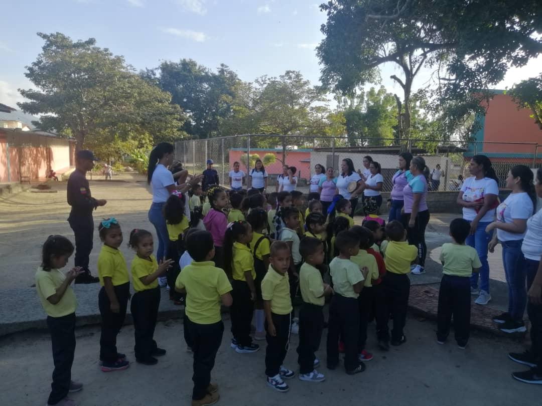 Caos vial por regreso a clases 