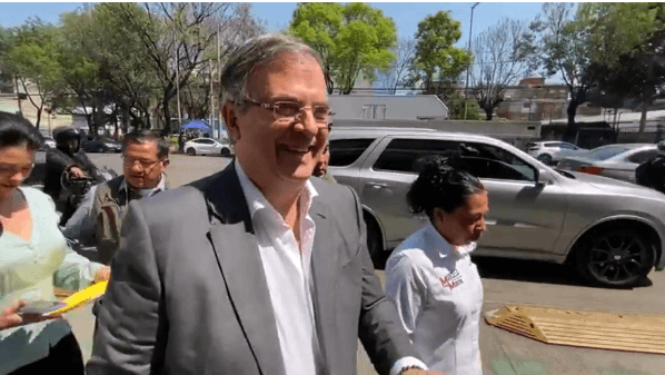 Marcelo Ebrard se fue a Japón 
