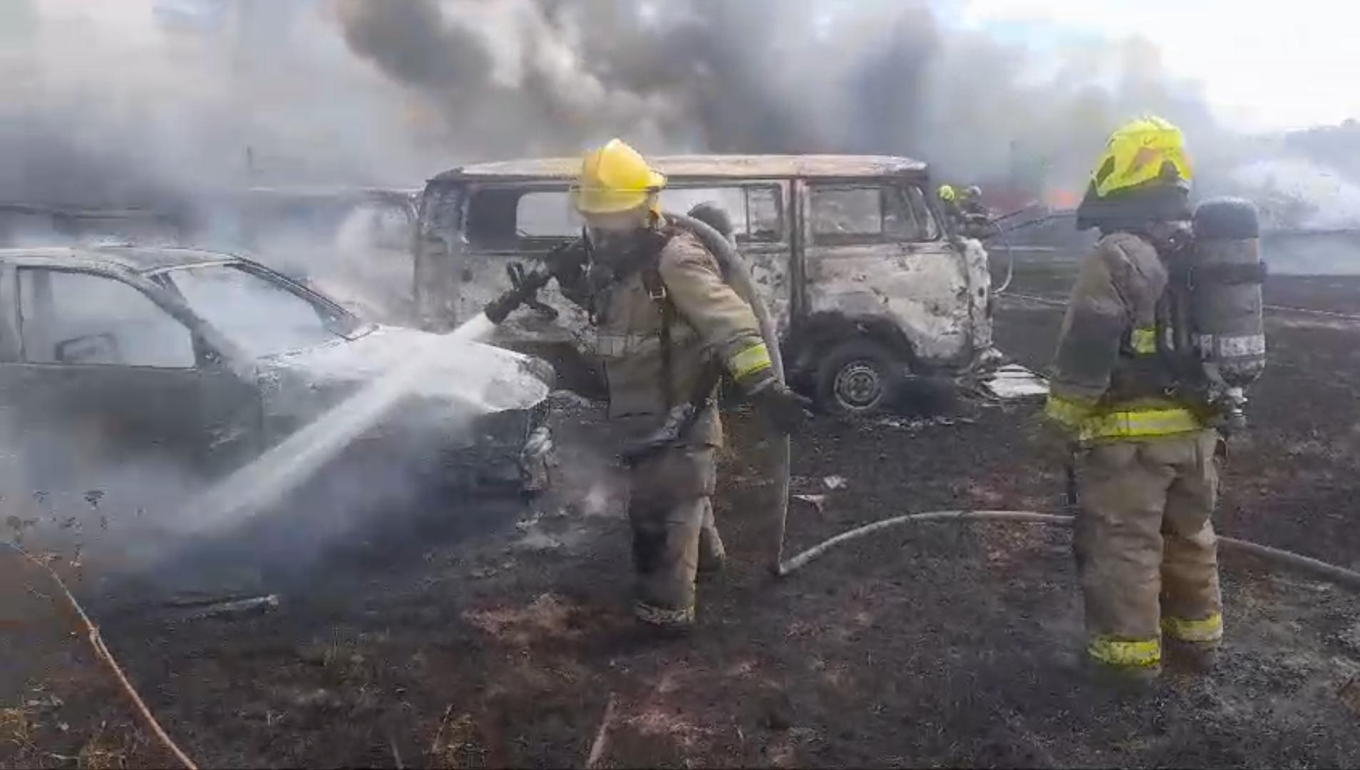 Fuego arrasa con 140 vehículos en Zapopan Jalisco