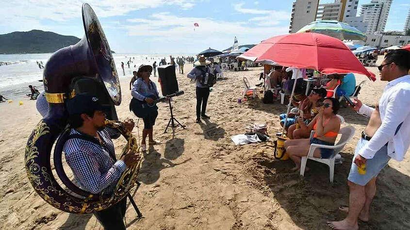 La música de banda ha sido regulada en las playas de Mazatlán