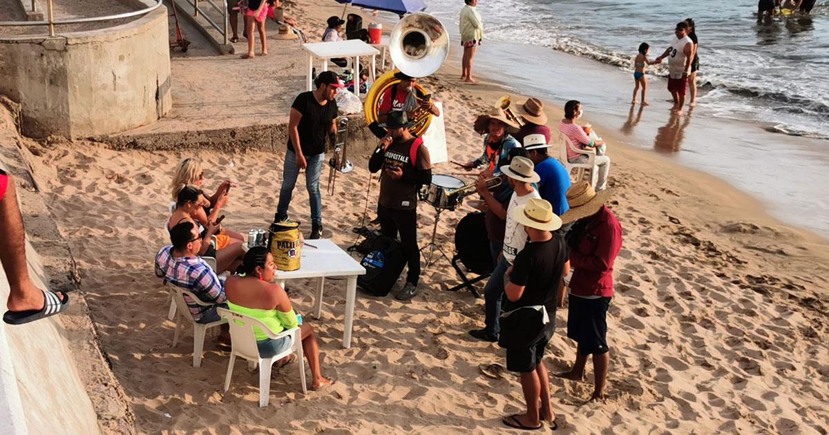 Bandas sinaloenses van por Récord Guinness