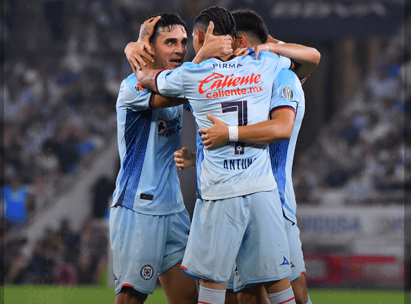 Cruz Azul cimbró la casa de los Rayados, ganó 1-0 