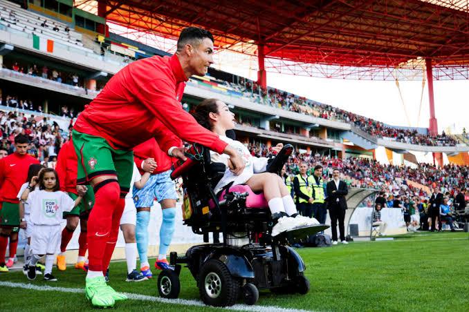 Cristiano Ronaldo conmueve a sus seguidores 