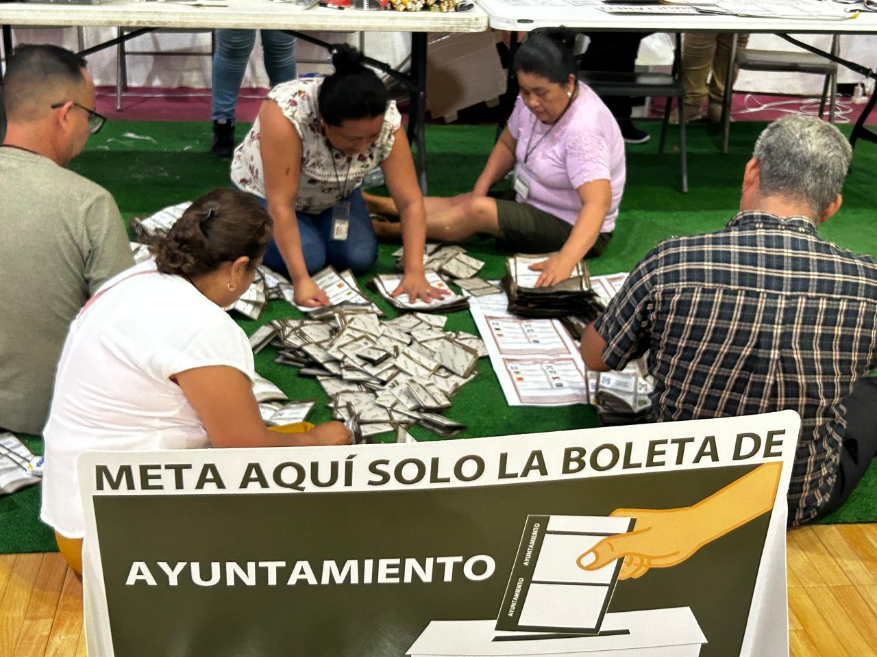 Cierran las casillas en Quintana Roo