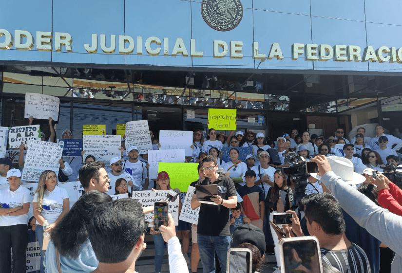 Empleados del poder judicial se manifiestan en León Guanajuato
