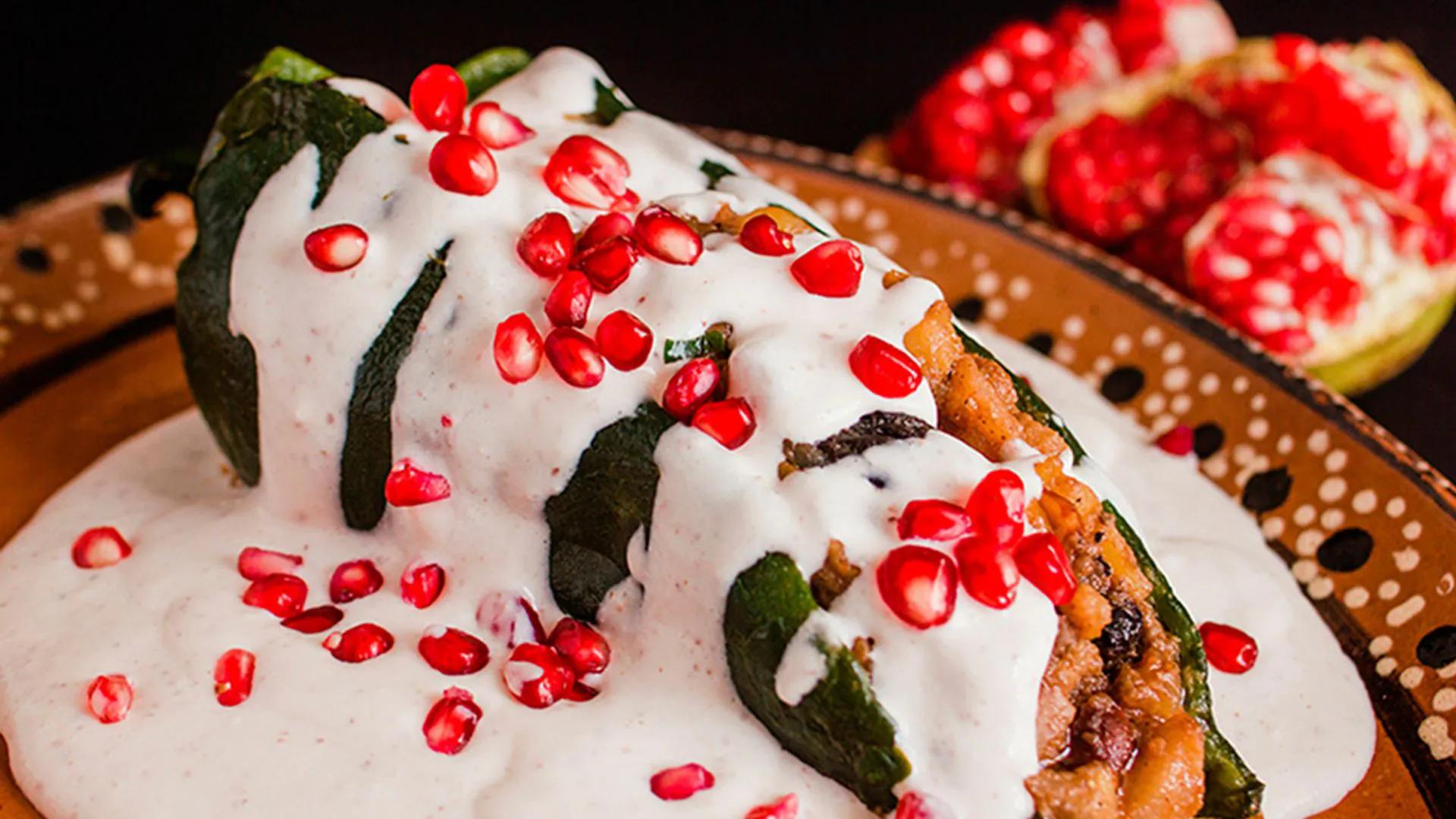 ¿Cual es el origen de los chiles en nogada?