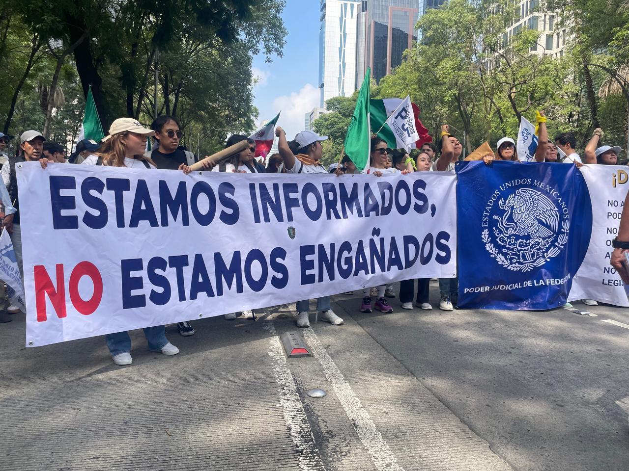 Jóvenes y empleados siguen defendiendo al poder Judicial 