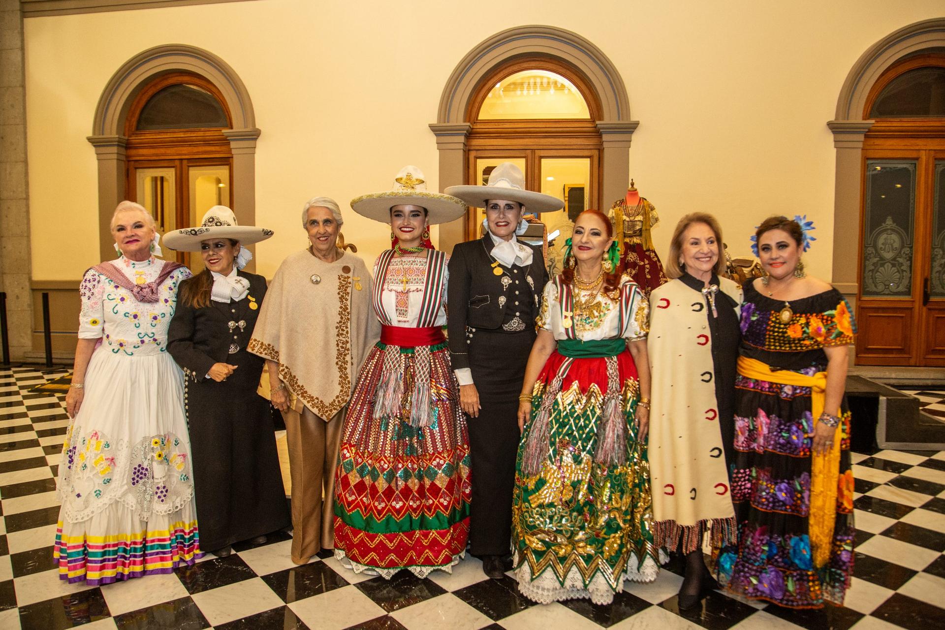 Reconocen a mujeres destacadas en la charrería de México