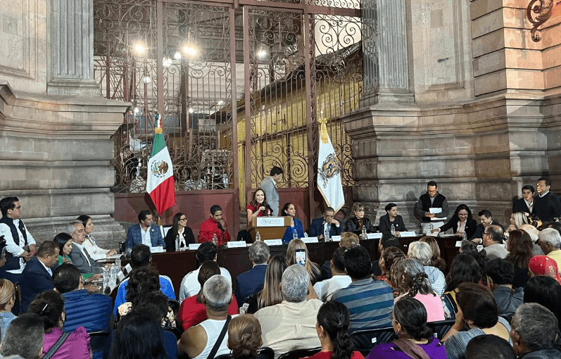 ENTREGA AYUNTAMIENTO 130 CONCESIONES EN MERCADOS