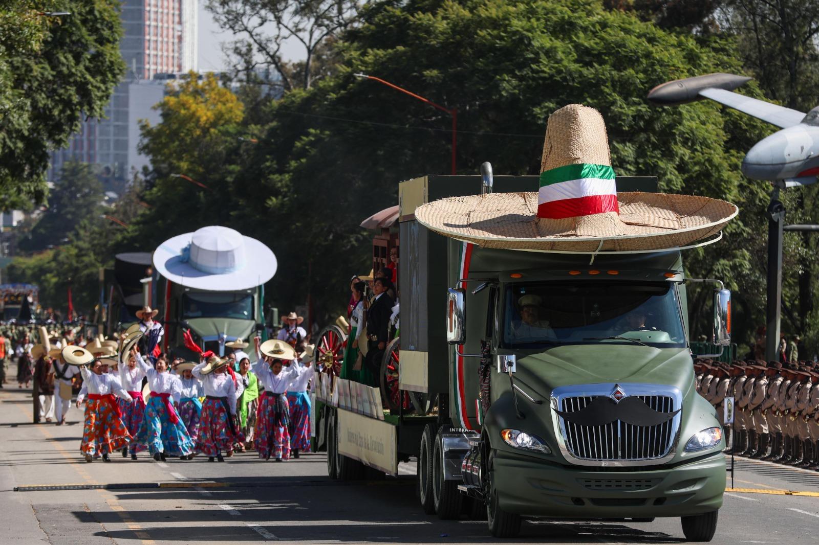 Se llevó a cabo el desfile por el 20 de noviembre 