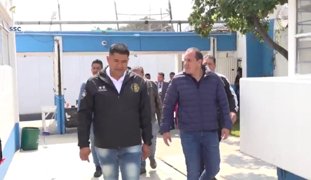 Ex futbolistas asistieron a centros penitenciarios para convivir con internos 