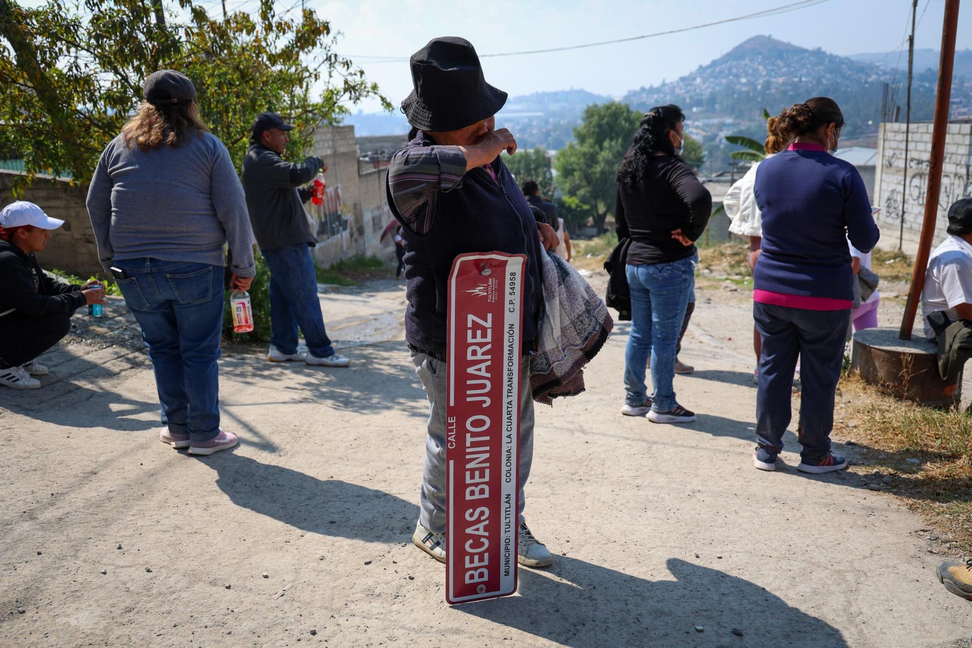 Vecinos de Tultitlán protestan por el cambio de nombre de su colonia 