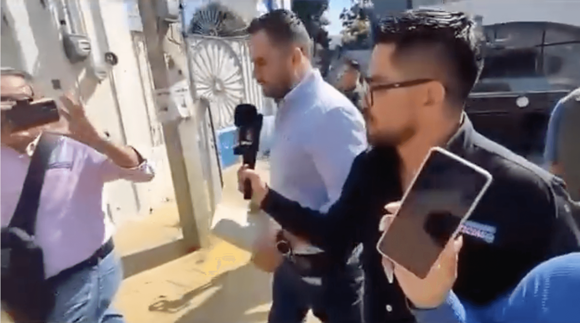 Zafarrancho entre guardaespaldas de ex edil y periodistas en Morelos