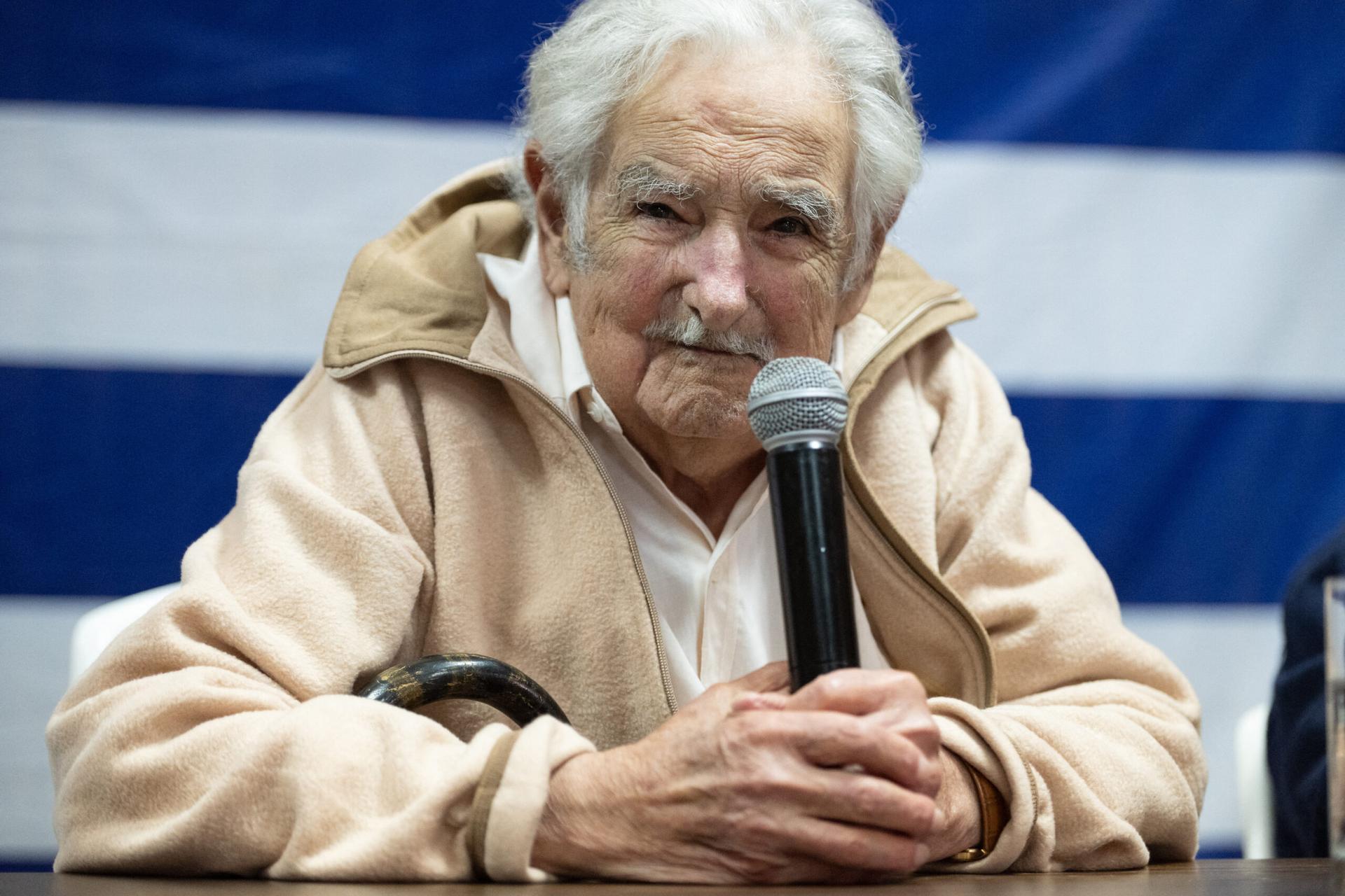 José Mujica anunció que el cáncer que padece en el esófago se extendió 