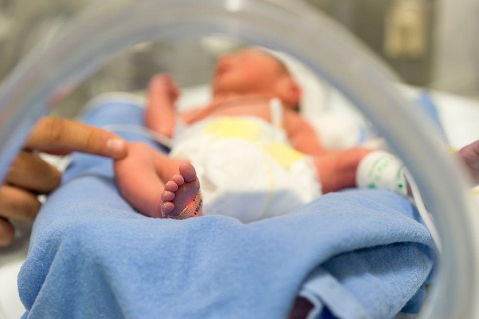 Abuela del bebé abandonado en Tultitlán busca su custodia