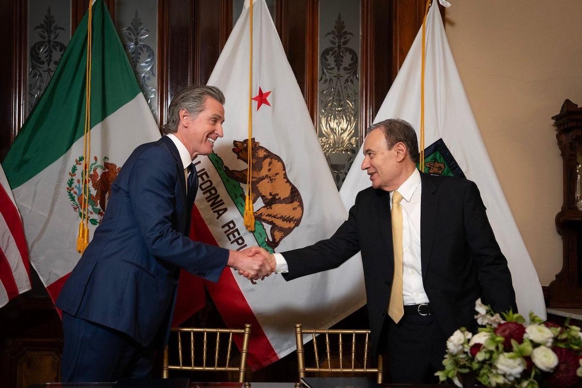 Durazo y  Newsom firman acuerdo histórico para desarrollo sustentable binacional con California