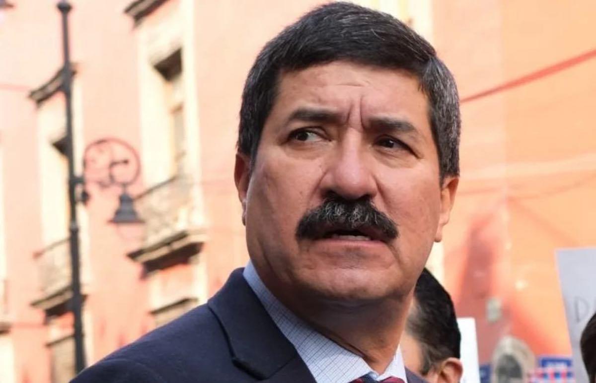 Empresario chihuahuense confronta a Javier Corral