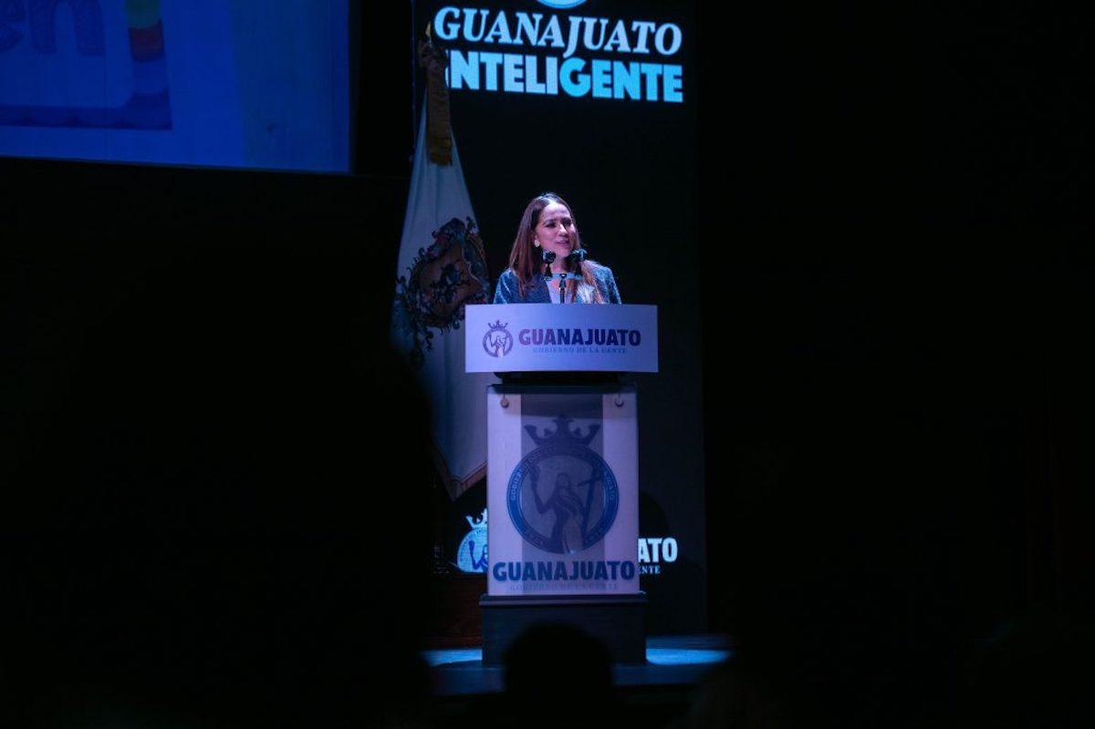 Libia García presenta programa de gobierno inteligente