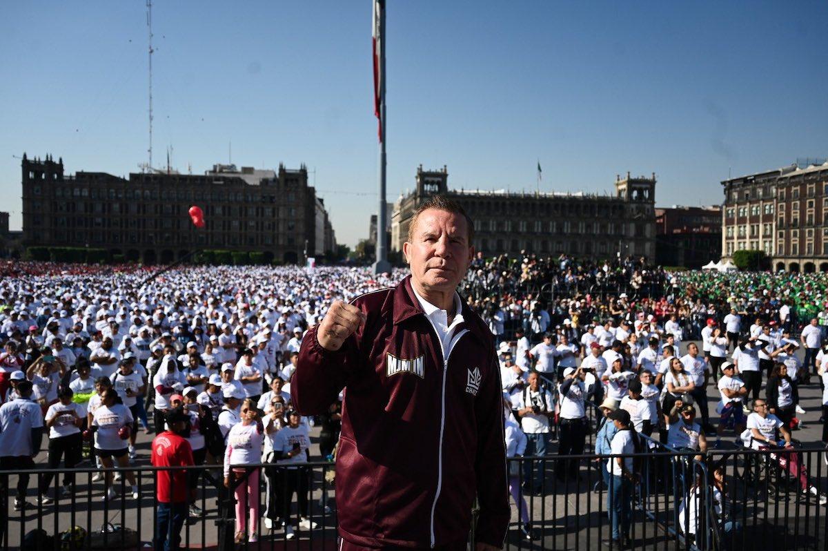 Así fue la mega clase de box con Julio César Chávez