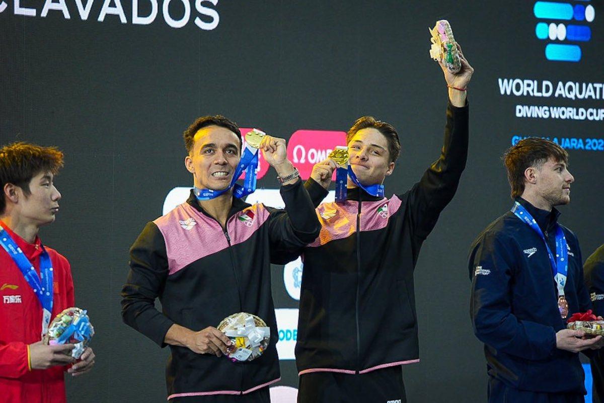 Orgullo mexicano: Omar Olvera y Juan Celaya ganan oro en el mundial de clavados
