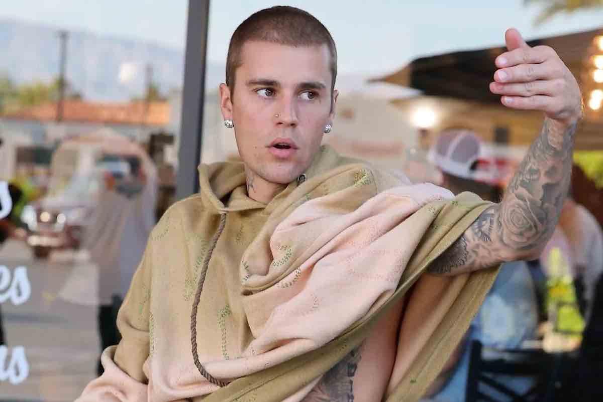 Justin Bieber se enfrenta a paparazzis