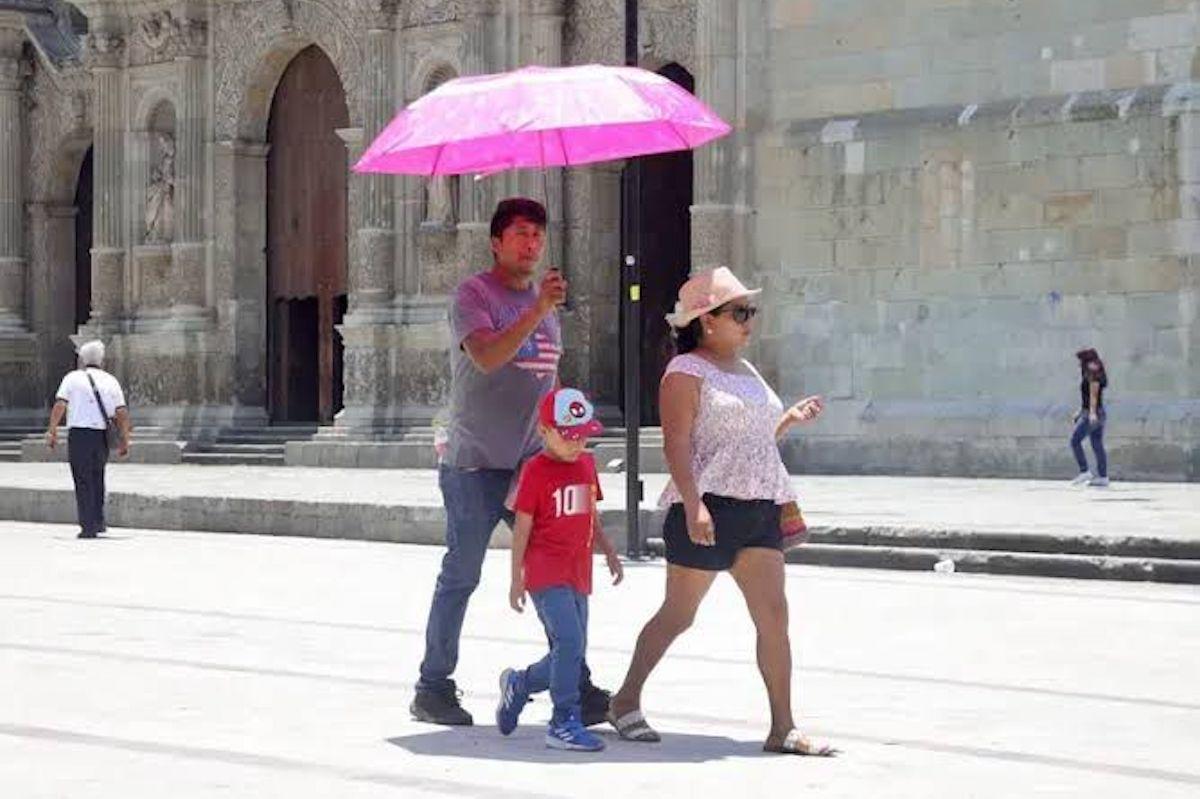 Adelantan vacaciones en escuelas de la frontera por calor